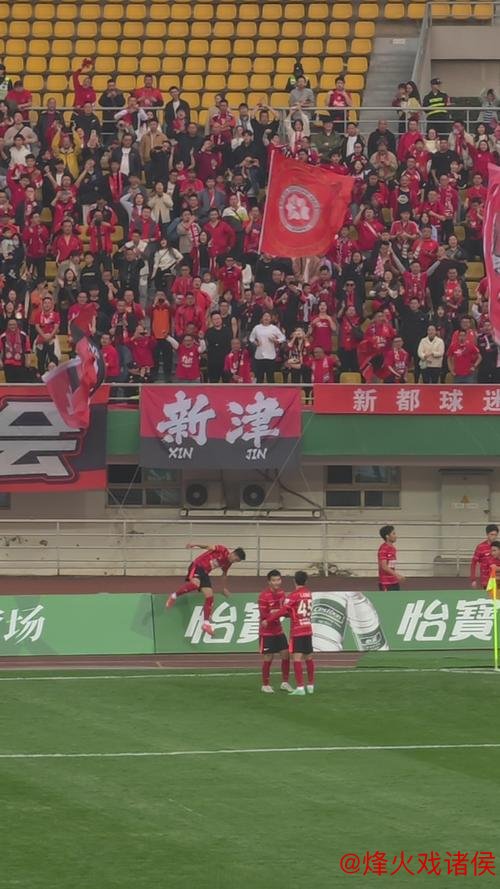 中乙-梁奕斌双响 广州蒲公英2-1险胜成都蓉城