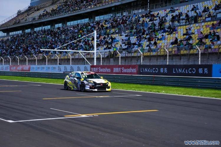 CTCC上海嘉定站首回合决赛：Jack Young再下一城